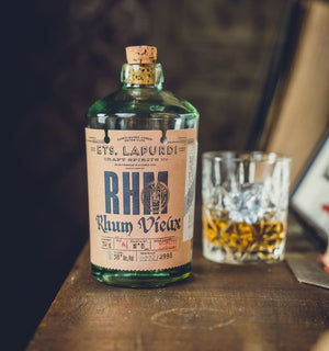 Pack Rhum Vieux RHM 3 ans d'âge 38° ETS. LAPURDI 70cl + 2 verres 35cl