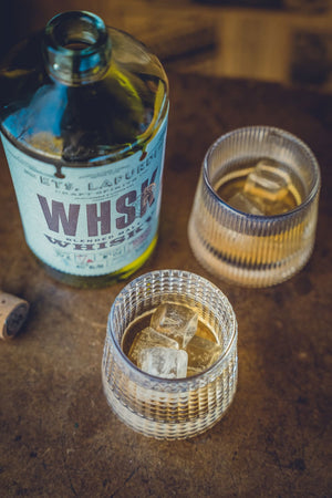 Pack Whisky Single Malt Basque WHSK 3 ans d'âge 40° ETS Lapurdi 70 cl + 2 verres 35cl